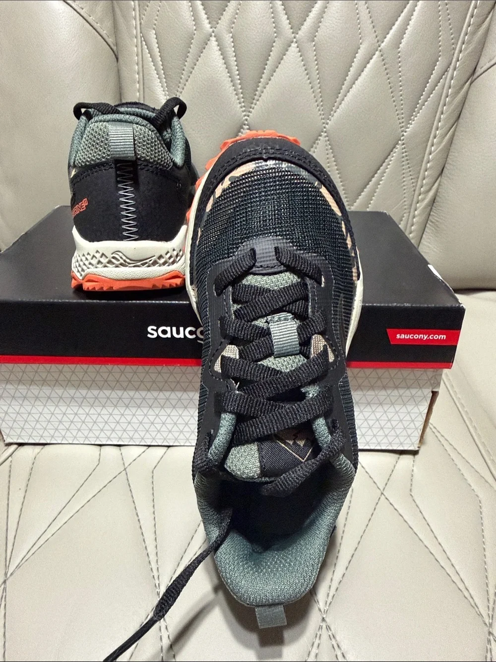 Saucony PEREGRINE11 Kids Black and Coral Trail Sneakers